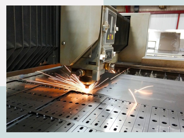 Лазерная резка металла в Евпатории от 632 руб.